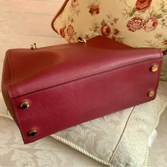 MIcheal Kors Sofia Large Saffiano Leather Tote - Picture 6 of 9